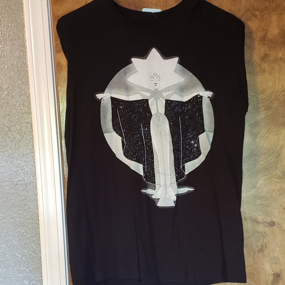 Steven universe shirt.